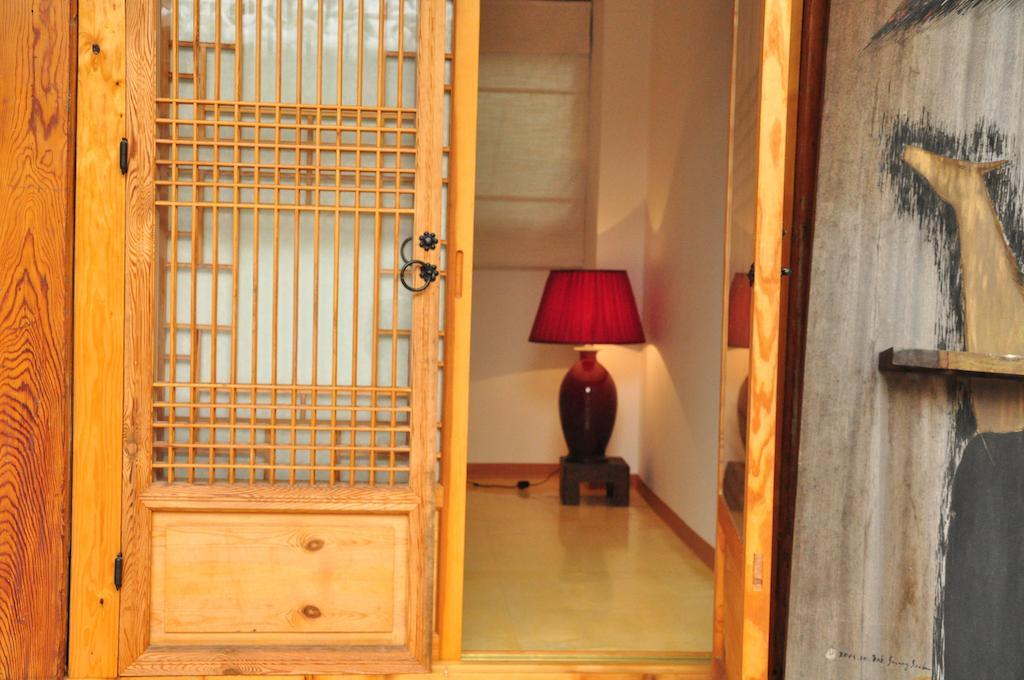 Hueahn Hanok Guesthouse Seoul Rom bilde